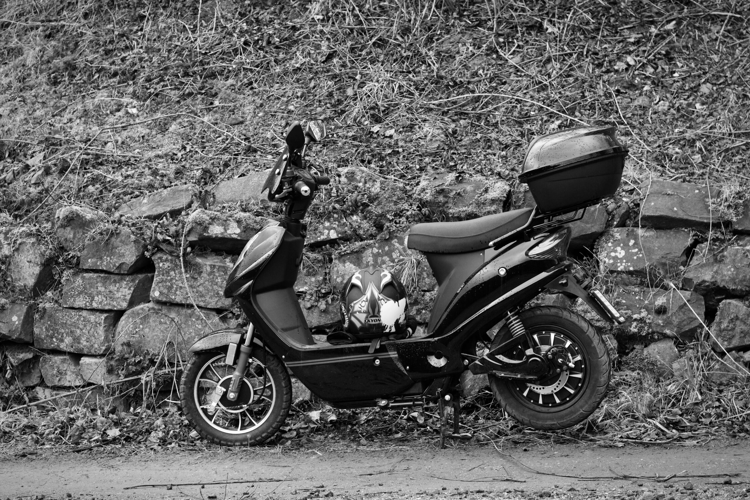 Pre Owned Electric Moped with Practical Commuter Design